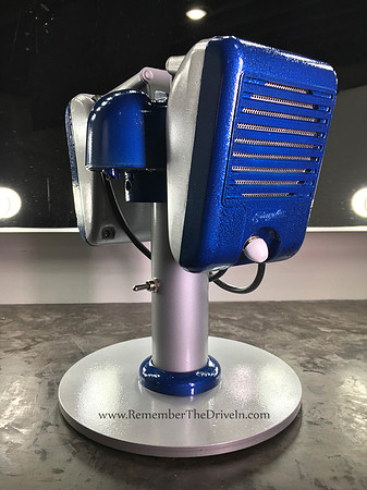 Stunning Silver and Blue Hammered set w/ Bluetooth & MP3